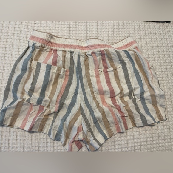 GAP, large striped shorts, loose fit. - Picture 2 of 2